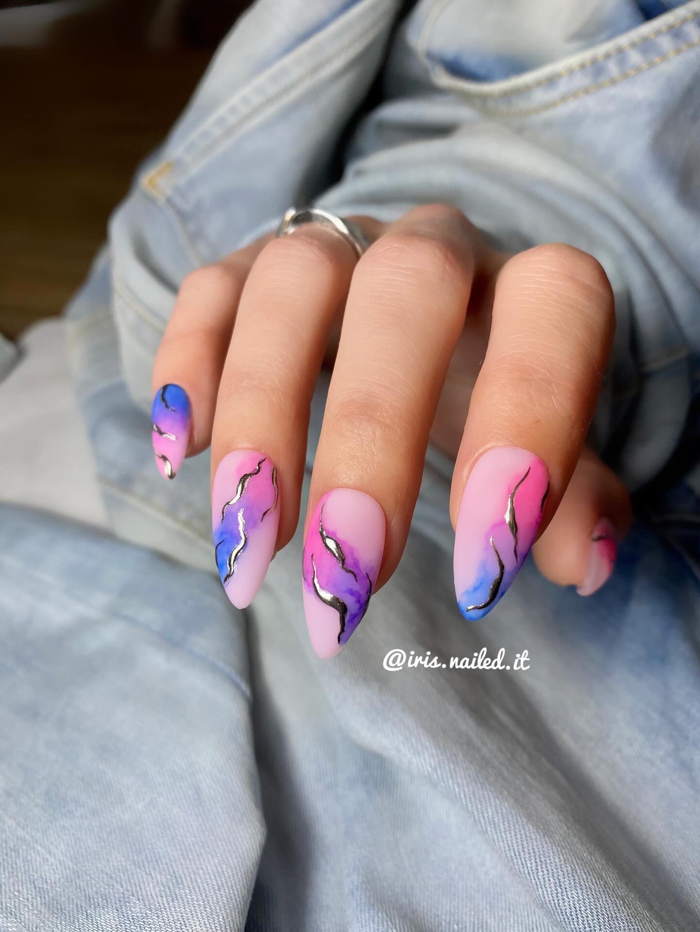 Zomerse Nail Art door @iris.nailed.it
