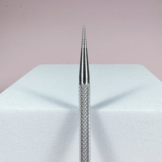 Seduce® cuticle pusher met een precisiepunt voor detailreiniging